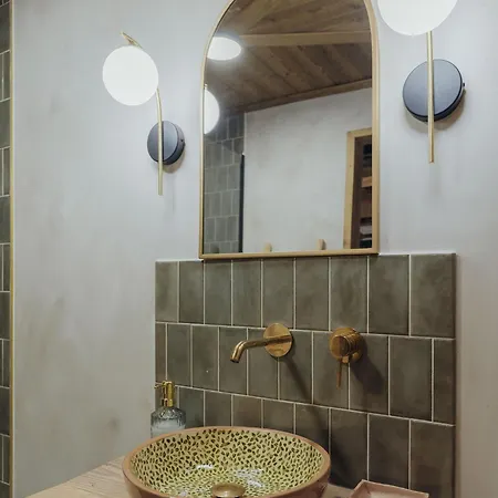 A Haziko 木屋 *